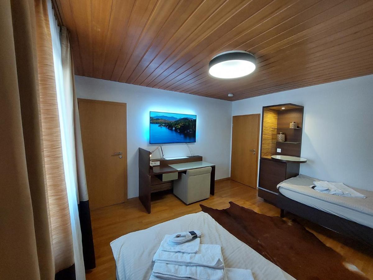 Wohnambiente Apartment Selb Bagian luar foto